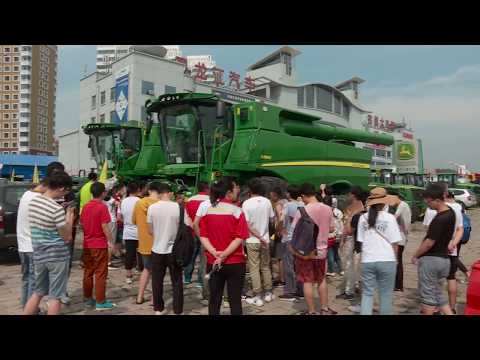 Northeast Agricultural University student visited farm equipment enterprise北垦农机带领东北农业大学学生实习